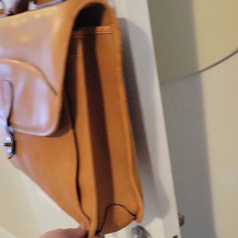 Rafaella Vintage Messenger Soft Leather Camel briefcase Bag - Picture 4 of 13